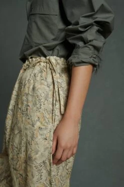 Soeur PANTALON ANDREAS 8 Soeur PANTALON ANDREAS -Vêtements Pour Femmes 05 009 AOUT ANDREAS AVRIL 0015