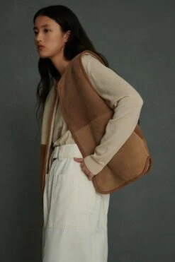 Soeur GILET RÉVERSIBLE SANS MANCHES VINH 12 Soeur GILET RÉVERSIBLE SANS MANCHES VINH -Vêtements Pour Femmes 07 024 ACE VINH1 VAGABOND ALEX 0037