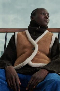 Soeur GILET SANS MANCHES PYRENEES -Vêtements Pour Femmes 10 027 PYRENEES VISBY THABOR SAUVAGE 0041 49d8cf1d c836 4182 8d73 55ad3c636cf4