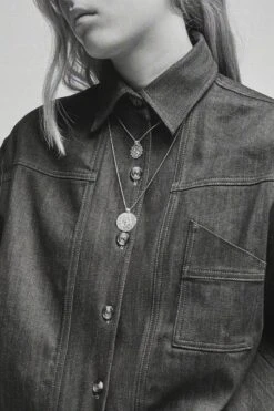 Soeur Médaille DOMITILLE III -Vêtements Pour Femmes LOOK16 MEDAILLE DOMI3 DOMI2 CHAINE2 CHAINE1 27393 NB 87dfdc2d d73b 45ff 86f8 4e8068569d5c